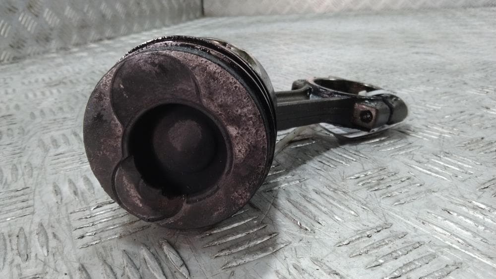 Поршень к Renault Megane 2 (02-06)