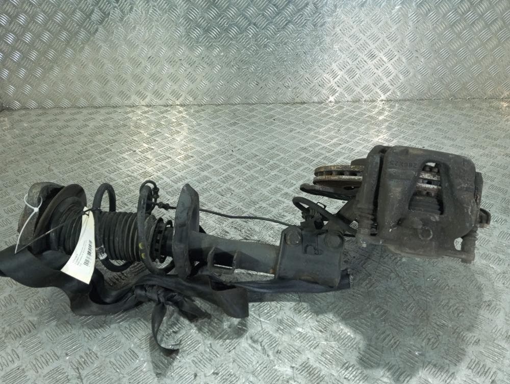 Стойка передняя левая к Mercedes B W246 (11-14)