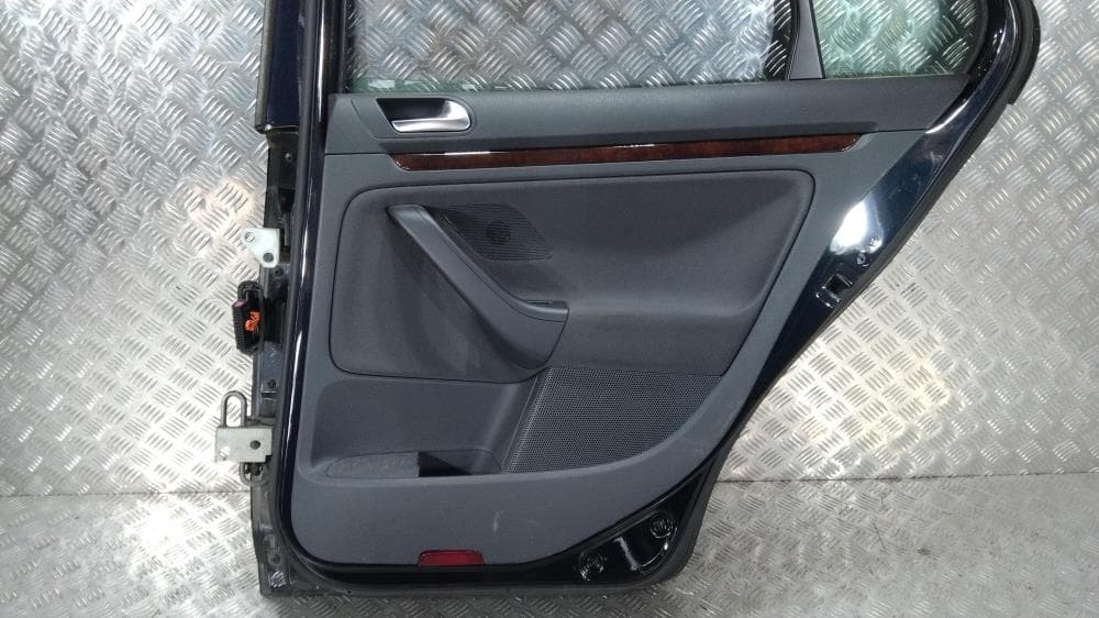 Дверь задняя правая к Volkswagen Jetta 5 (05-11)