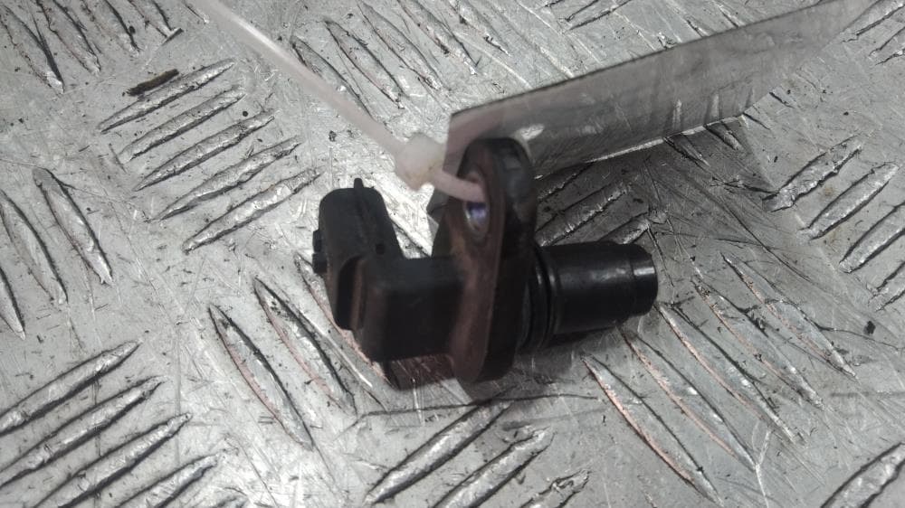 Датчик распредвала к Nissan  Serena C25 (05-12)