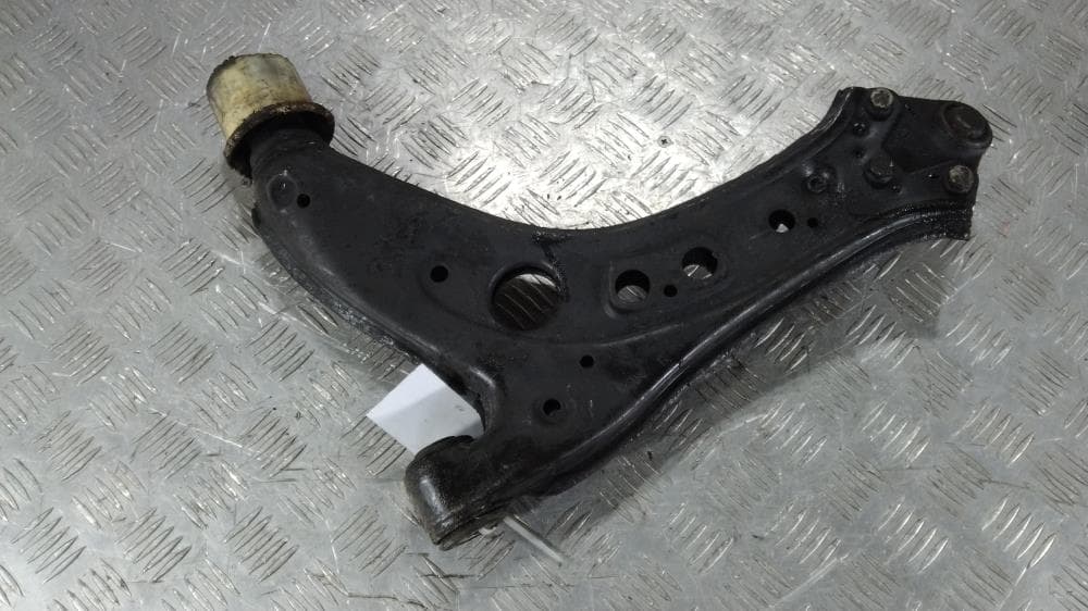 Рычаг передний правый к Volkswagen Polo 4 (01-05)