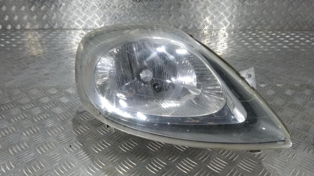 Фара правая к Renault Trafic 2 (01-06)