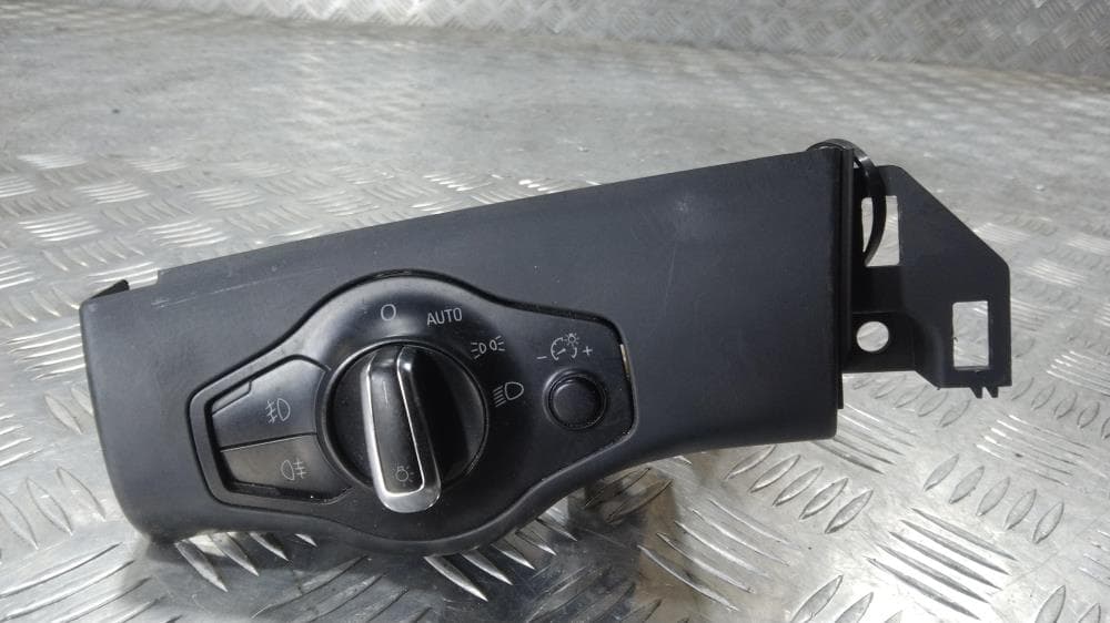 Переключатель света к Audi A4 B8/8K (07-11)