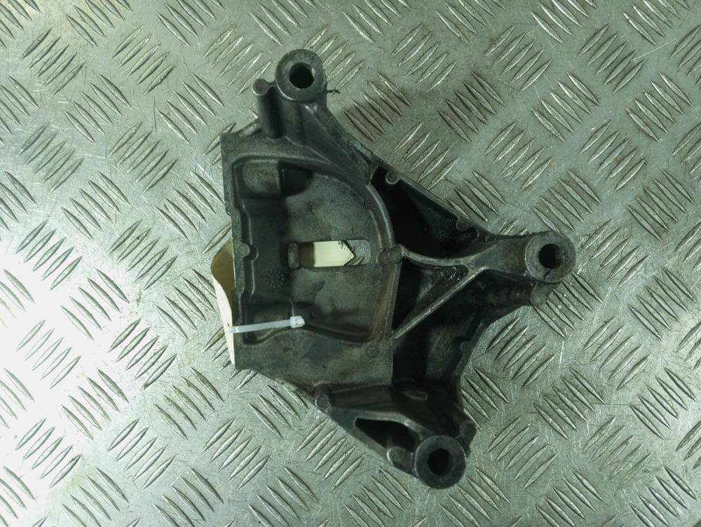 Кронштейн к Opel Corsa D (06-11)