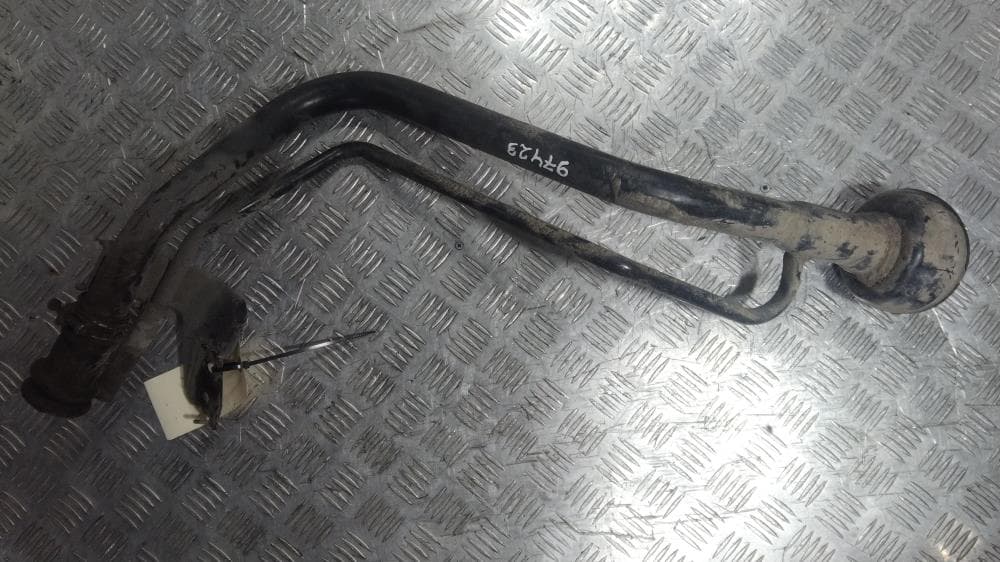 Горловина топливного бака к Nissan  Almera Tino (00-06)