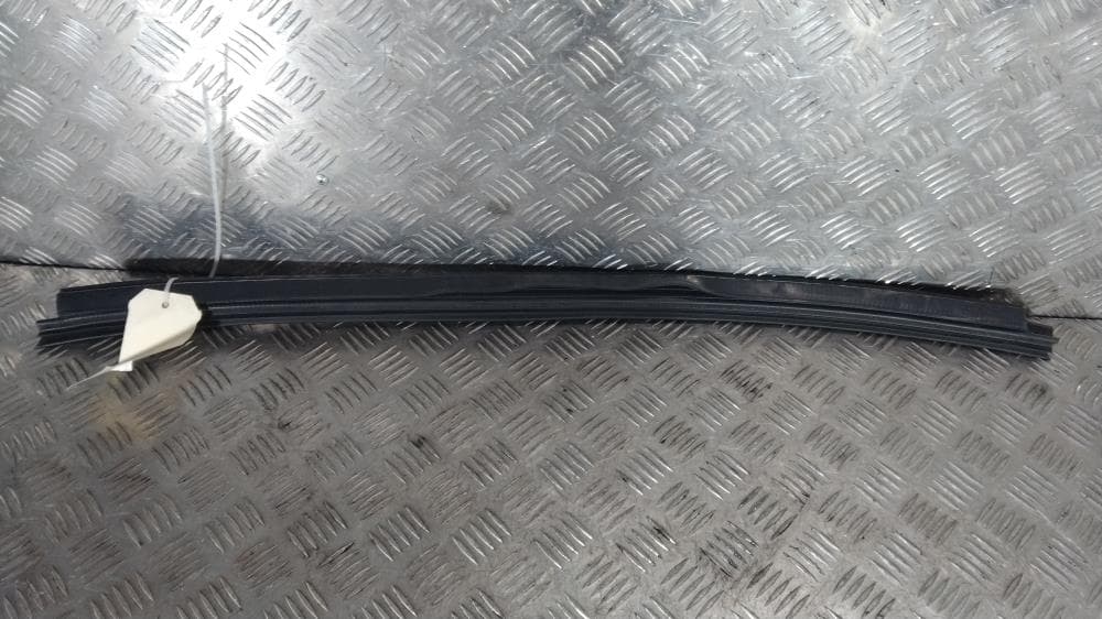 Уплотнитель к Tesla Model X (15-21)