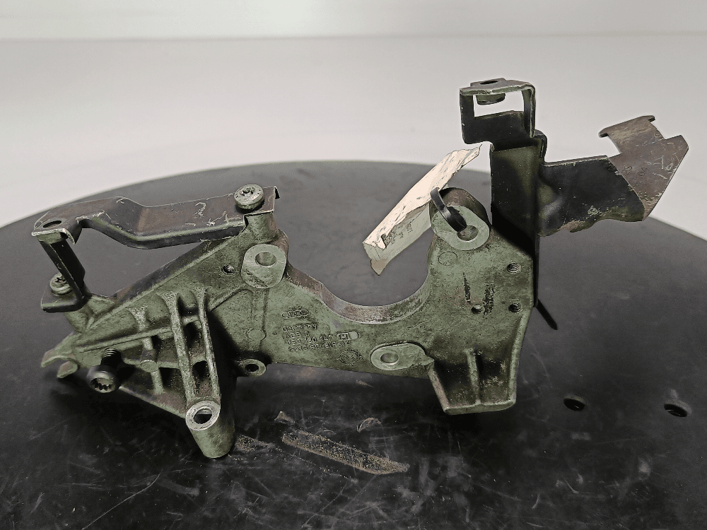 Крепление ТНВД к Audi A6 C6/4F (04-08)