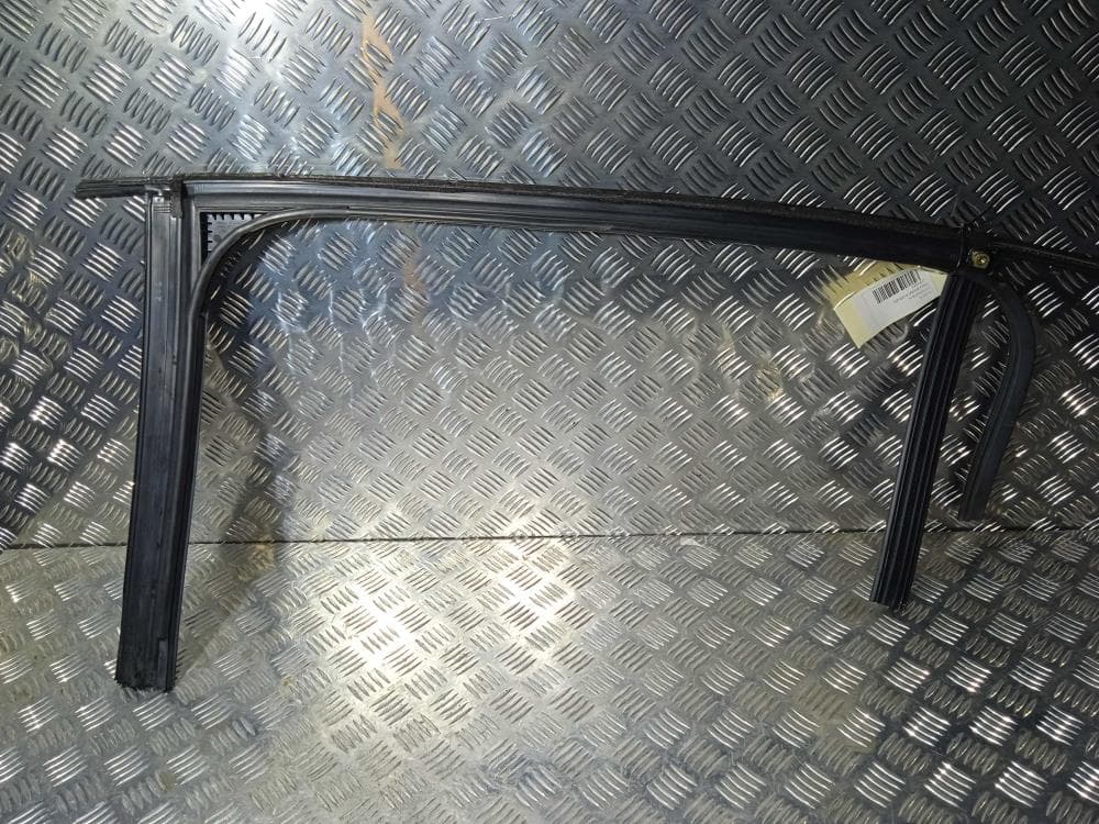 Уплотнитель к Tesla Model X (15-21)