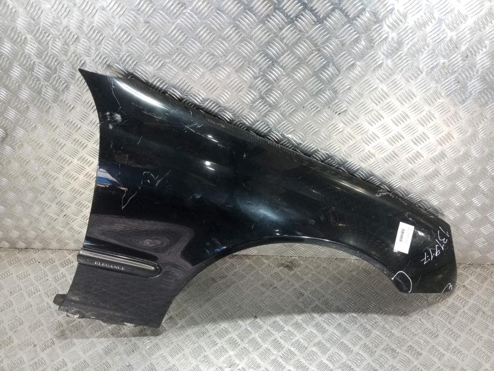 Крыло переднее правое к Mercedes C Class W203/S203/CL203 (00-04)