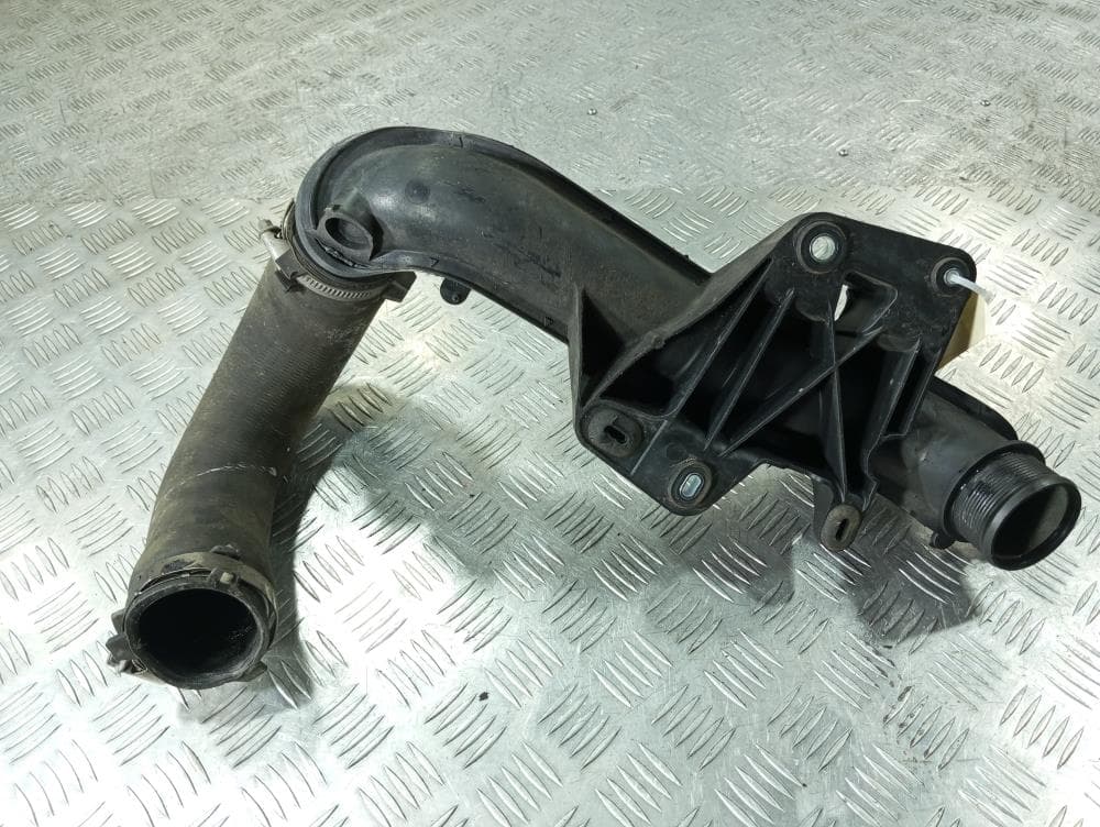 Патрубок интеркулера к Audi A4 B8/8K (07-11)