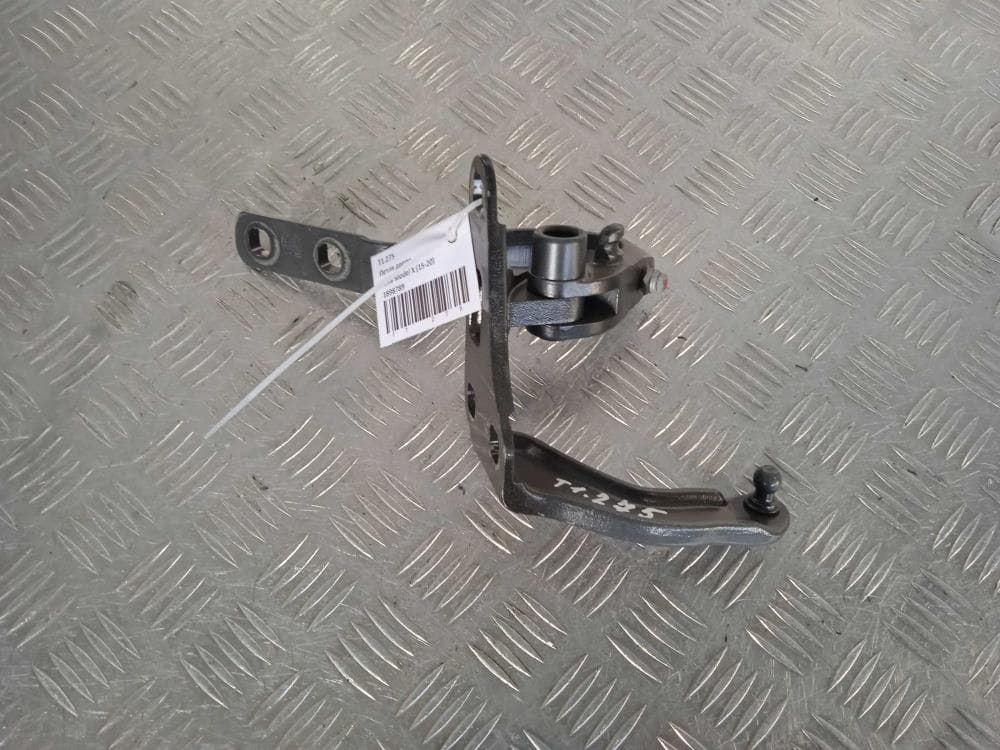 Петля двери  к Tesla Model X (15-21)