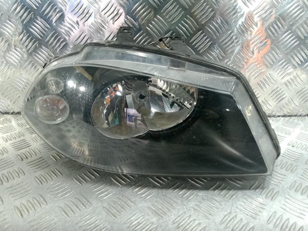 Фара правая к Seat Ibiza 3 (01-06)