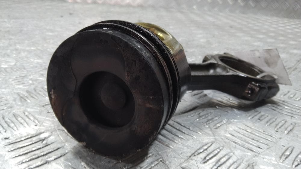 Поршень к Renault Scenic 2 (03-06)