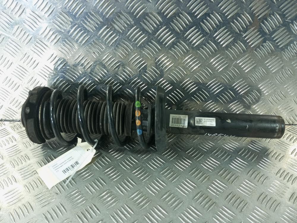 Стойка передняя правая к Volkswagen Golf 6 (08-15)