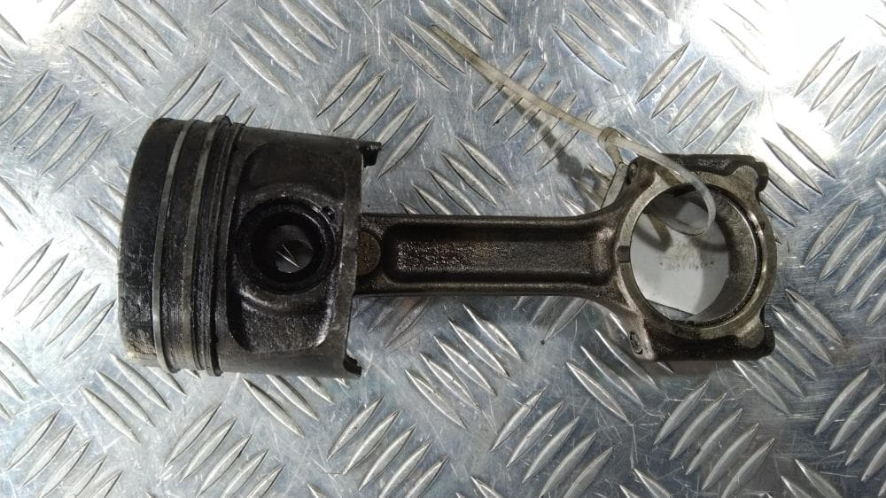 Поршень к Renault Scenic 2 (03-06)