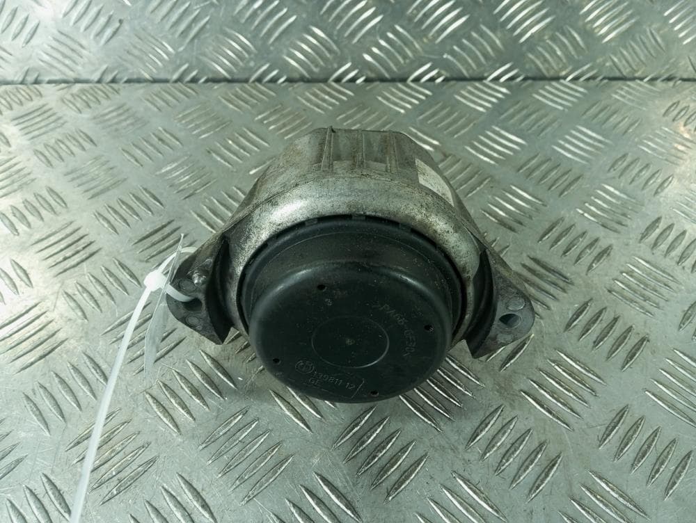 Подушка крепления двигателя к BMW 1 E81/E82/E87/E88 (04-07)