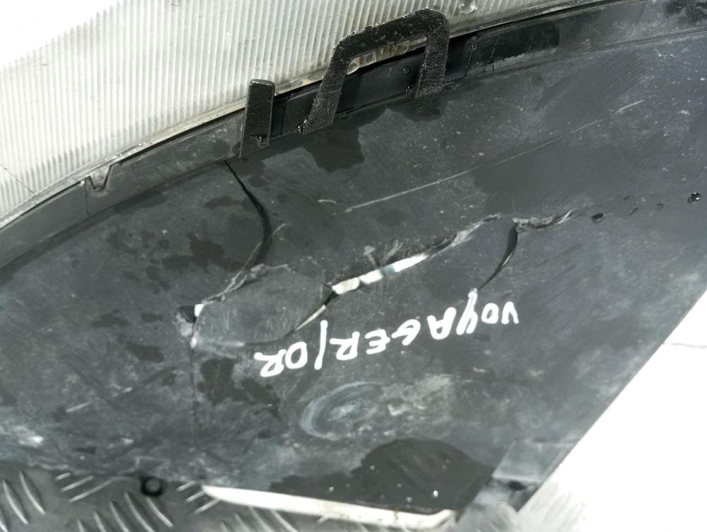Фара правая к Chrysler Voyager 4 (01-04)