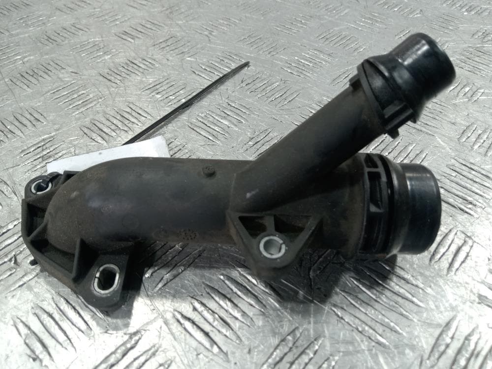 Фланец (тройник) системы охлаждения к BMW 1 E81/E82/E87/E88 (04-07)