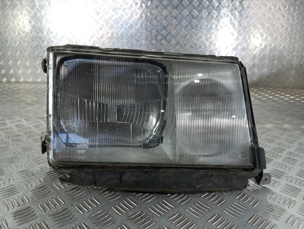 Фара правая к Mercedes E Class W124 (85-93)
