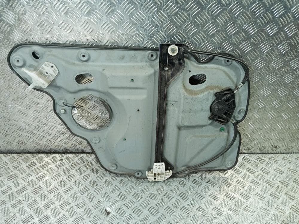 Стеклоподъемник задний правый к Volkswagen Touran 1 (03-07)