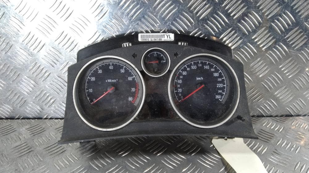 Щиток приборов (приборная панель) к Opel Astra H (04-07)