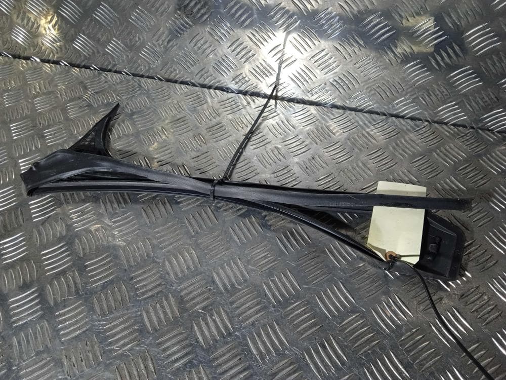 Уплотнитель к Tesla Model X (15-21)