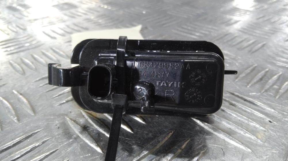 Подсветка номера к Jeep Grand Cherokee WL (21-24)