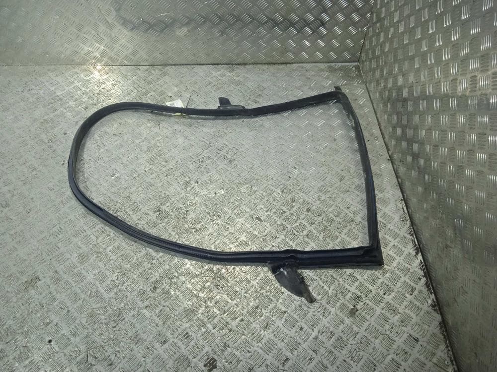 Уплотнитель к Tesla Model 3 (17-21)
