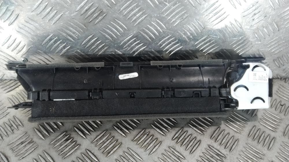 Дефлектор обдува салона к Tesla Model 3 (17-21)
