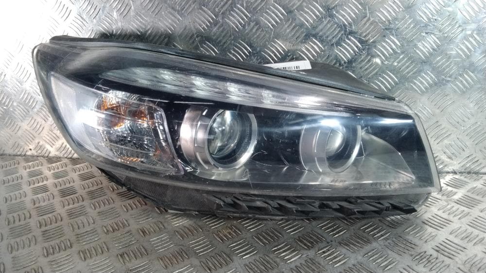 Фара правая к Kia Sorento 3 (15-17)