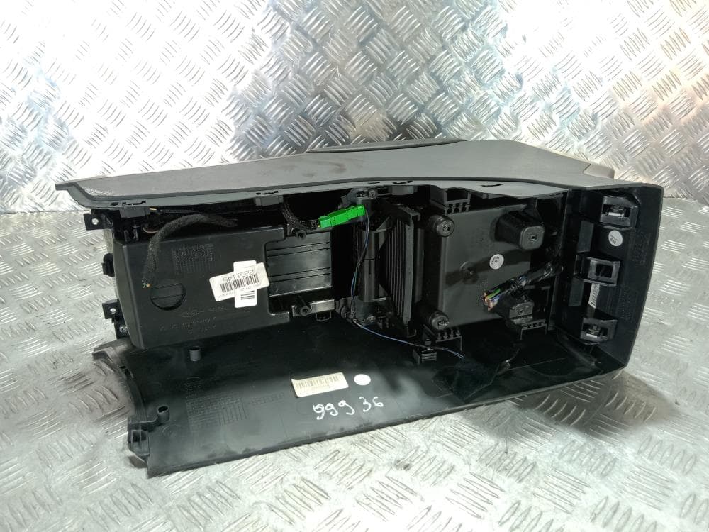 Подлокотник к Volvo V60 1 (10-13)