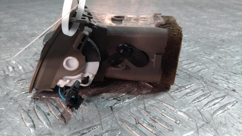 Дефлектор обдува салона к Audi A4 B7 (04-09)