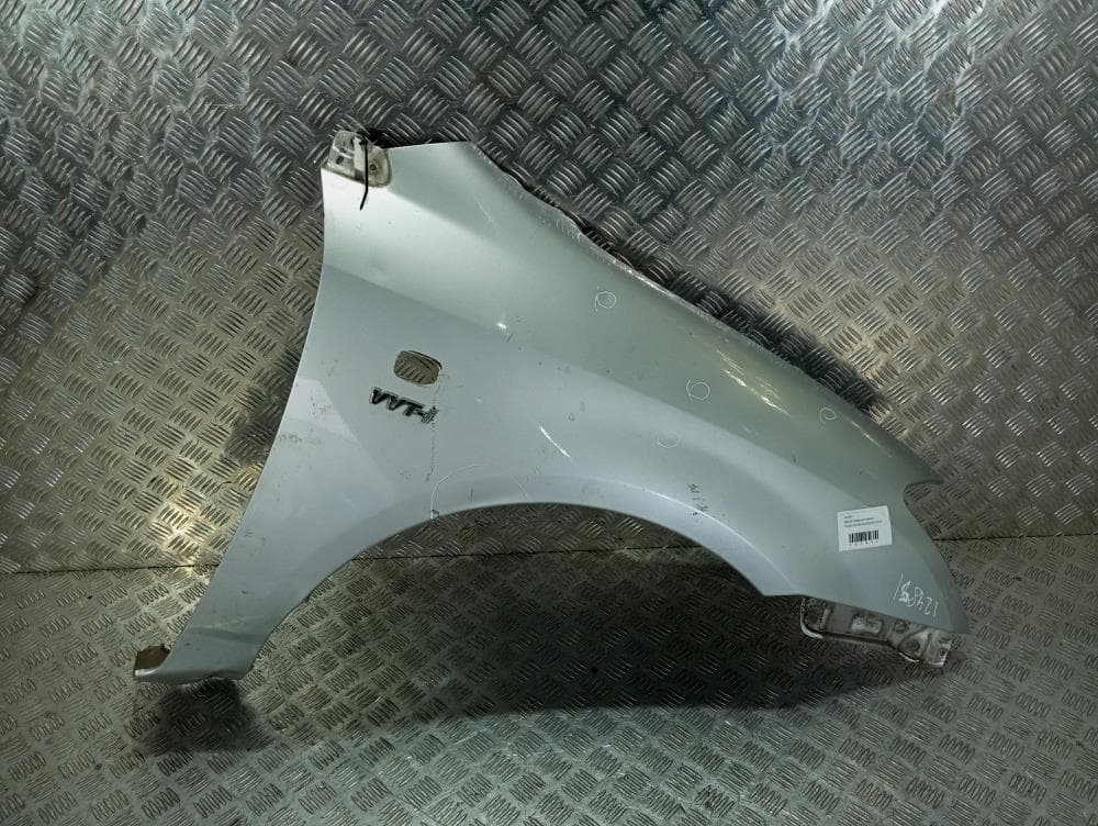 Крыло переднее правое к Toyota Corolla E120/E130 (02-04)