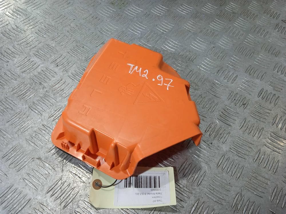 Пластик к Tesla Model 3 (17-21)