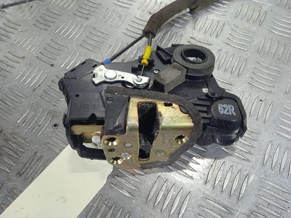 Замок двери передней правой к Toyota Corolla Verso 2 (01-06)