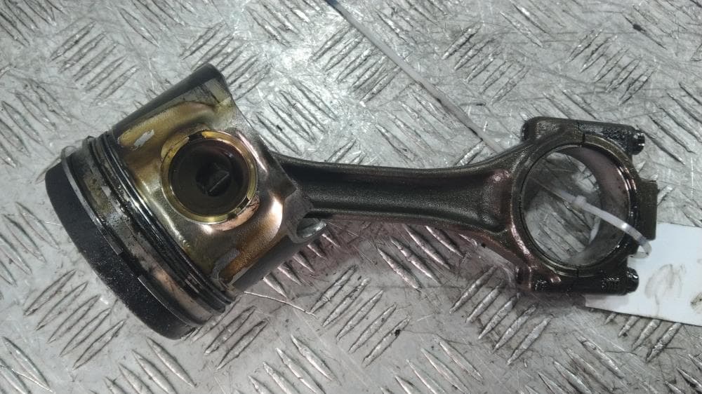 Поршень к Volkswagen Golf 5 (03-09)
