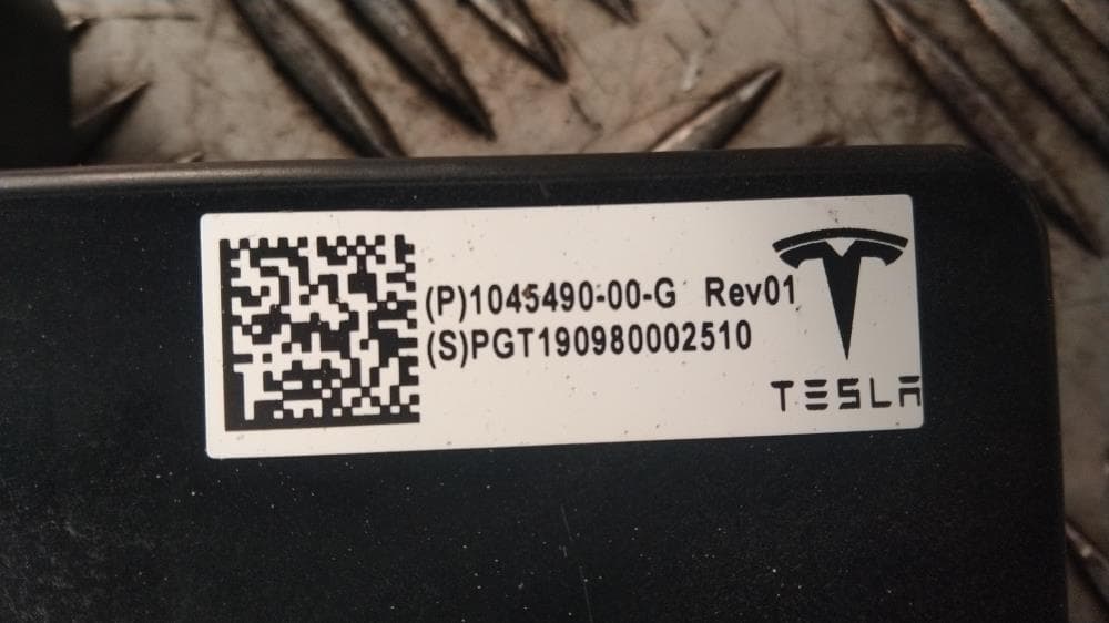 Блок управления двери задней правой к Tesla Model X (15-21)