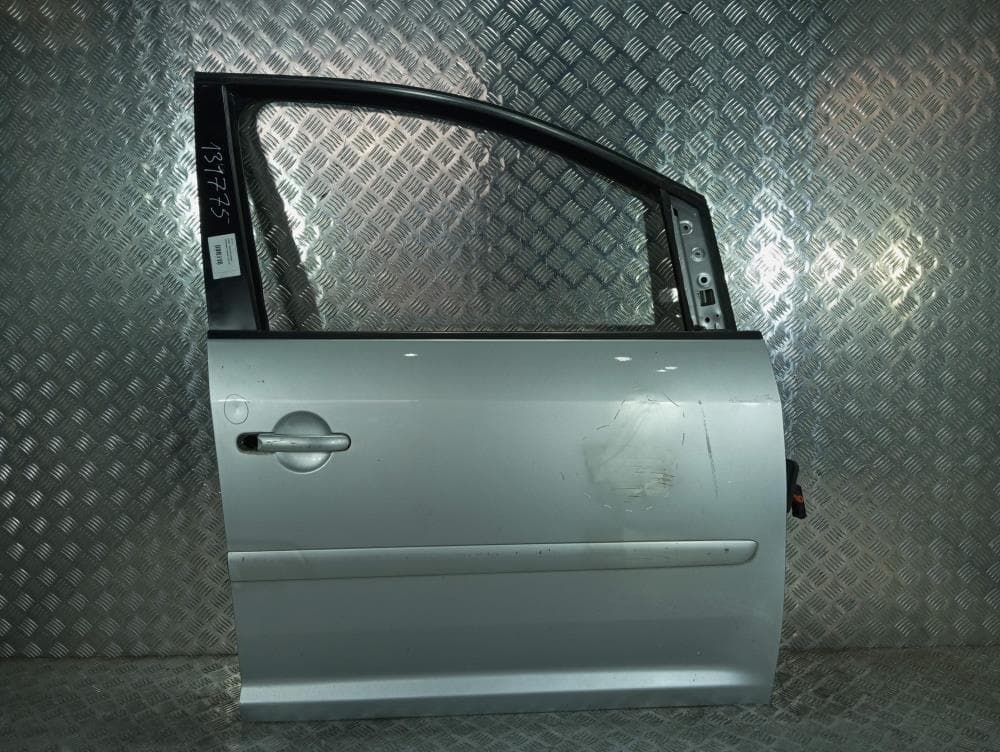 Дверь передняя правая к Volkswagen Touran 1 (03-07)