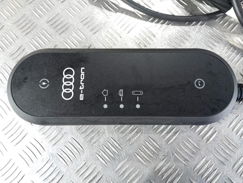 Зарядное устройство (кабель зарядный) к Audi Q3 F3 (18-24)