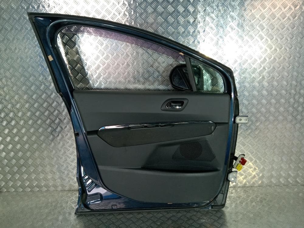 Дверь передняя левая к Peugeot 5008 1 (09-13)