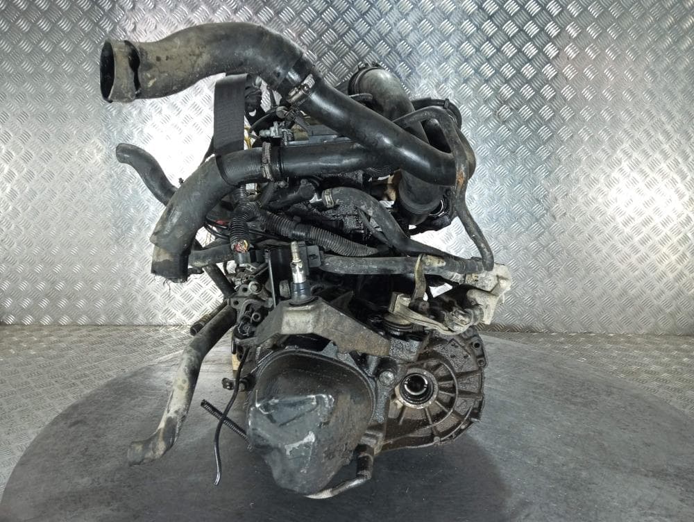 Двигатель к Nissan  Almera N16 (00-03)