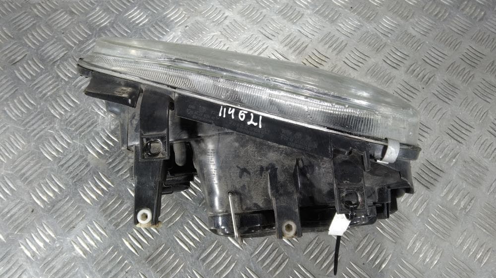 Фара правая к Volkswagen Golf 4 (97-06)