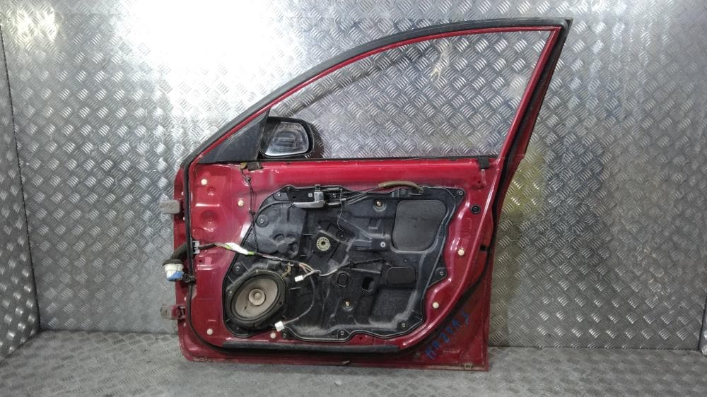 Дверь передняя правая к Mazda 3 BK (03-06)