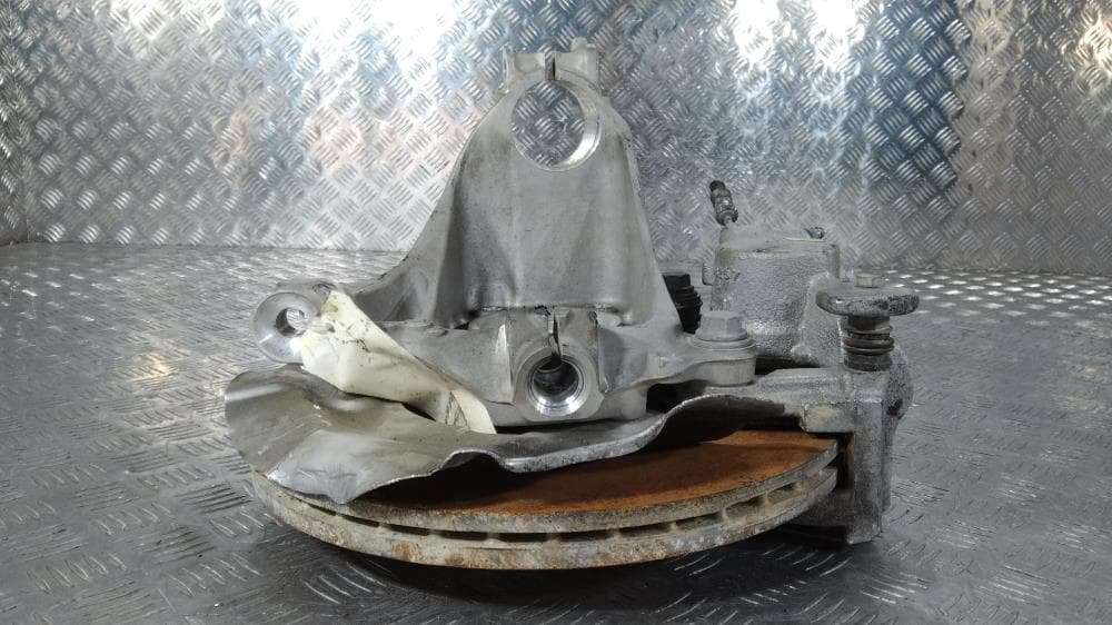 Кулак поворотный левый к BMW X1 F48 (15-19)