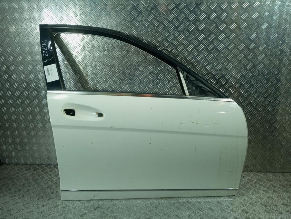 Дверь передняя правая к Mercedes C Class W204/S204/C204 (07-12)