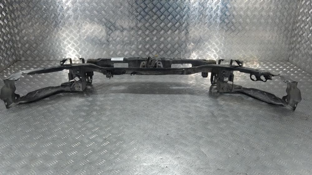 Передняя панель крепления облицовки (телевизор) к Volvo S40 2 (04-07)