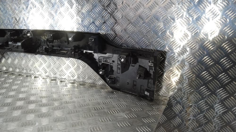 Молдинг крышки багажника к Jeep Grand Cherokee WL (21-24)