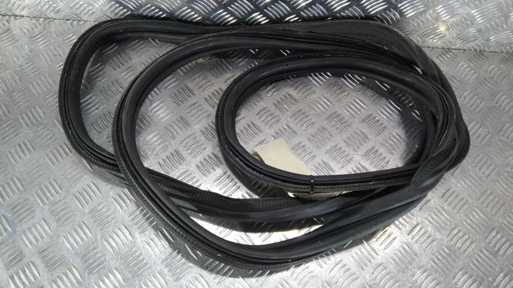 Уплотнитель багажника к Jeep Grand Cherokee WL (21-24)