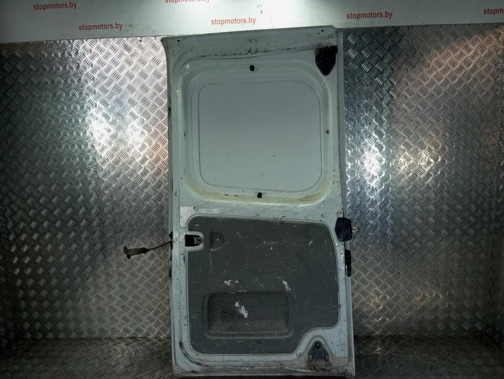 Дверь задняя распашная правая к Renault Trafic 2 (01-06)