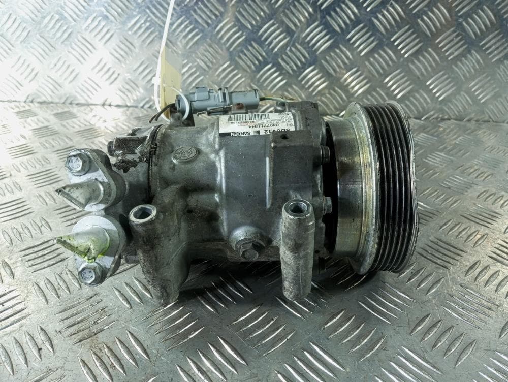Компрессор кондиционера к Renault Clio 3 (05-09)